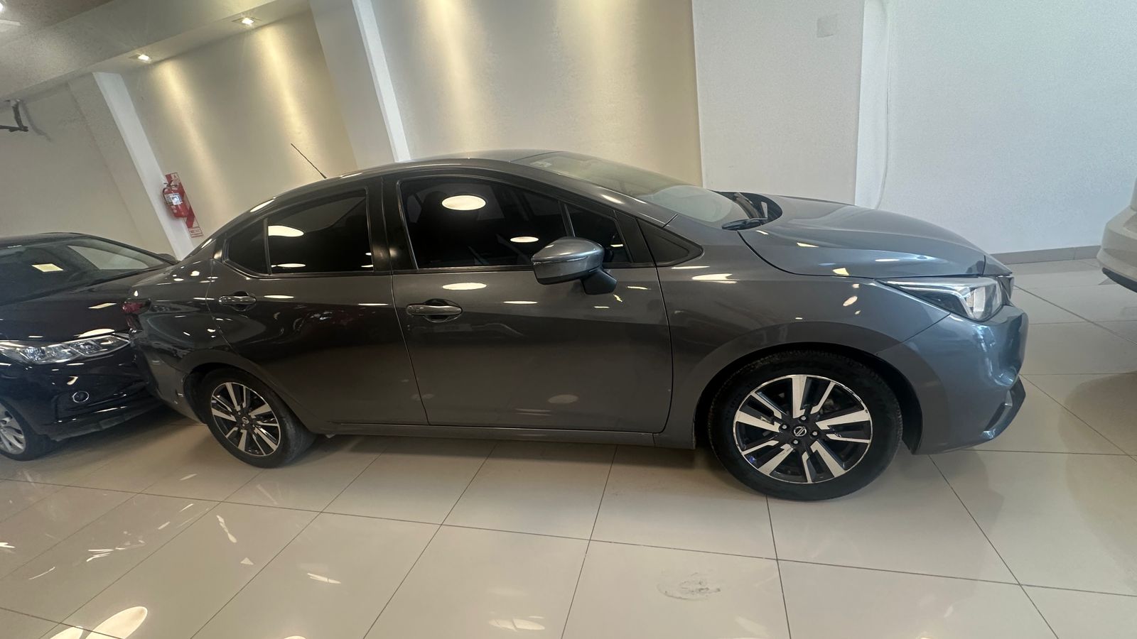 Nissan Versa miniatura 3